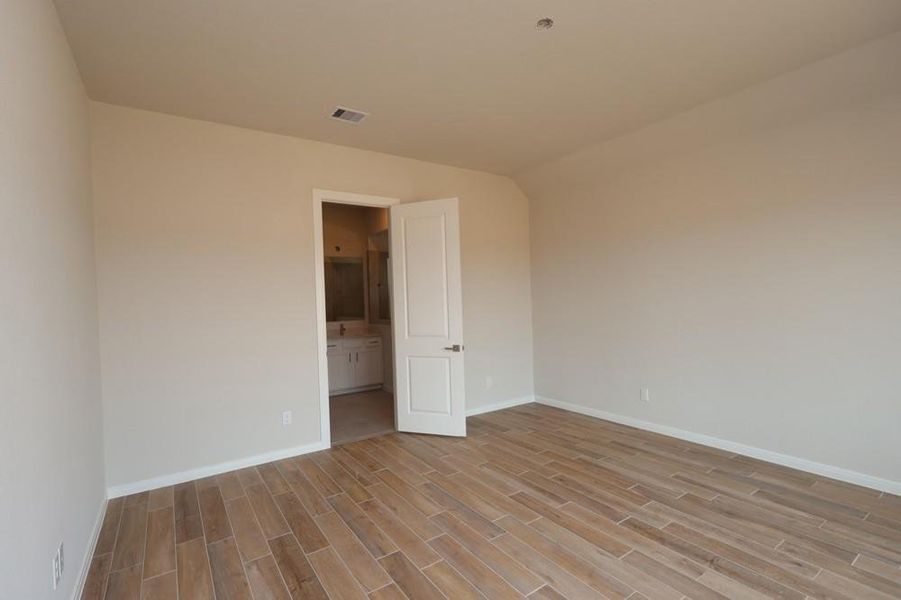 Spacious, unfurnished interior of a new home in Escondido - Retreat Collection, Magnolia (Image 6).