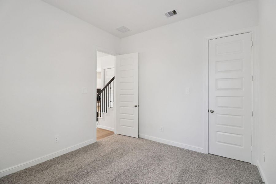 Spacious, unfurnished interior of a new home in Kemah Crossing - Luxe Series, Kemah (Image 36).