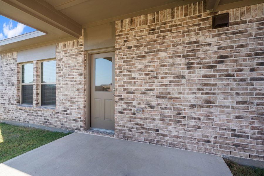 Exterior details and patio area of a home in Creekhaven, Rosharon (Image 15). Exterior details and patio area of a home in Creekhaven, Rosharon (Image 15).