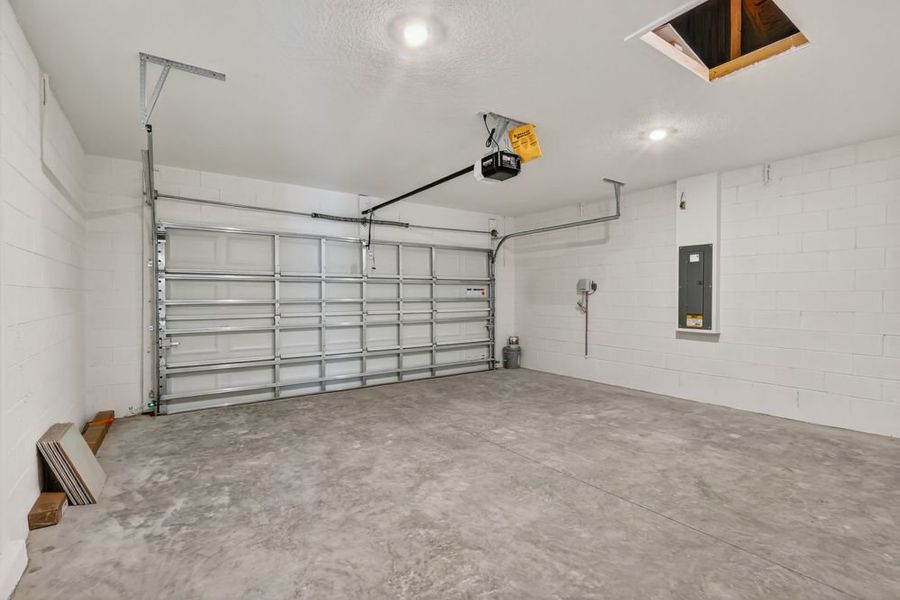 Spacious, unfurnished interior of a new home in Waterstone, Groveland (Image 32). Spacious, unfurnished interior of a new home in Waterstone, Groveland (Image 32).