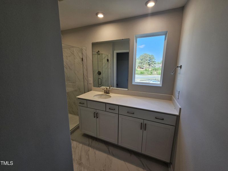 1000007030 1000007030