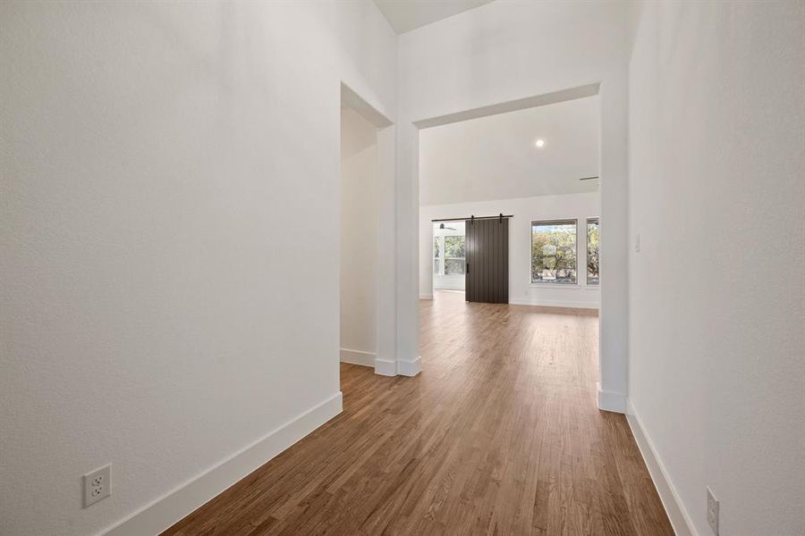 Spacious, unfurnished interior of a new home in Rolling Creek Ranch, Aledo (Image 32).