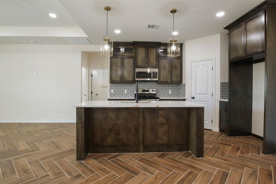 Furnished interior view inside a new home in , Hearne (Image 9).