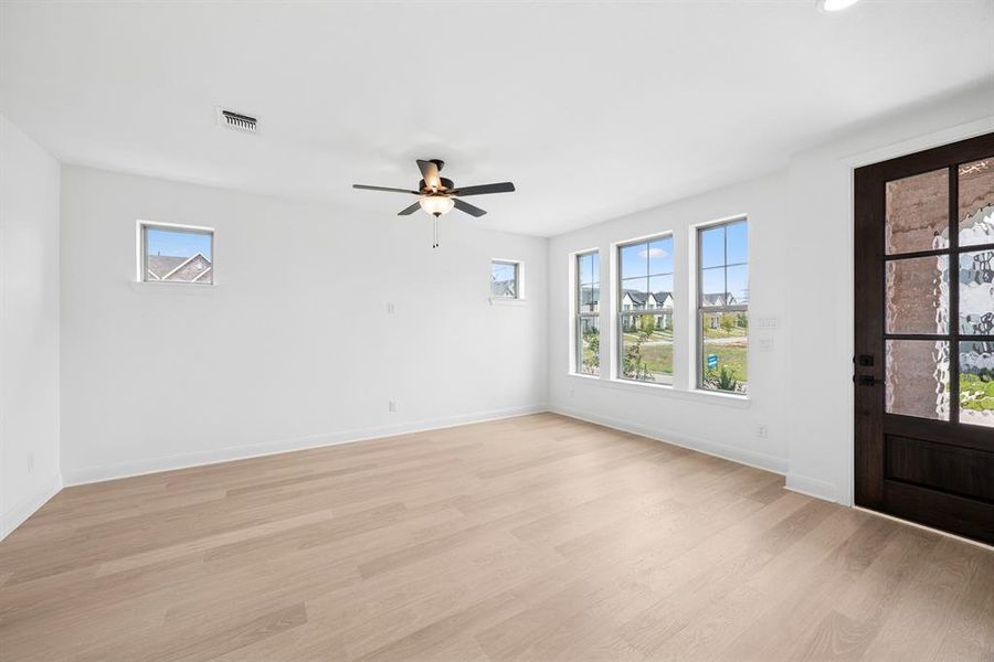Spacious, unfurnished interior of a new home in Karis - Cottage Series, Crowley (Image 18).