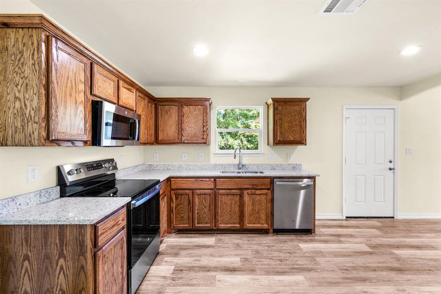 Furnished interior view inside a new home in , West Tawakoni (Image 3). Furnished interior view inside a new home in , West Tawakoni (Image 3).