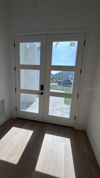 Spacious, unfurnished interior of a new home in , Port Charlotte (Image 22).