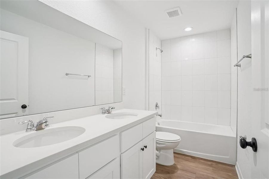 Furnished interior view inside a new home in , Ocala (Image 8).