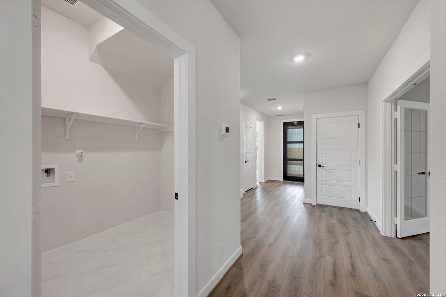 Spacious, unfurnished interior of a new home in , New Braunfels (Image 24).
