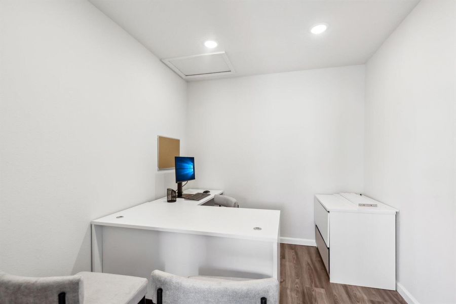 33-web-or-mls-2127 NW 23rd Loop-033