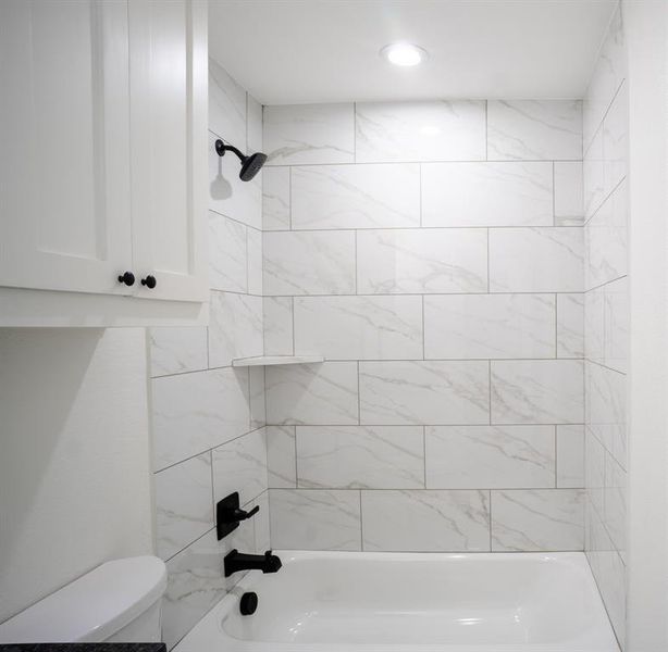 Close-up of interior finishes inside a home in , Mexia (Image 10).