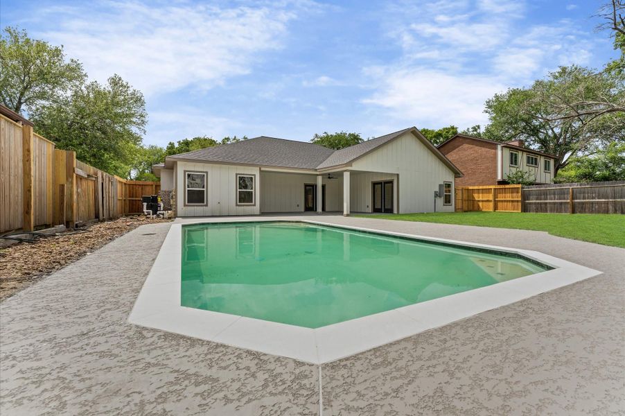 Exterior details and patio area of a home in , El Lago (Image 3).