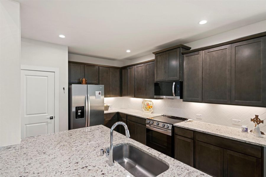 Furnished interior view inside a new home in Oakwood Ranch, Willis (Image 23). Furnished interior view inside a new home in Oakwood Ranch, Willis (Image 23).