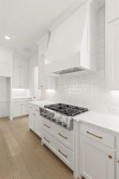 33. 3209 Canonero - Kitchen (5)