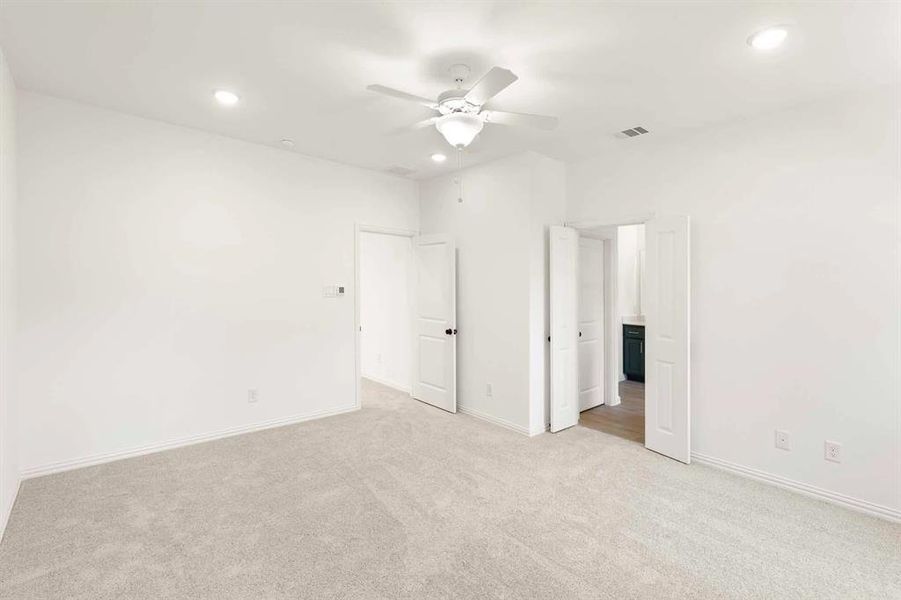 Spacious, unfurnished interior of a new home in Sereno Oaks at Buckner Terrace, Dallas (Image 14). Spacious, unfurnished interior of a new home in Sereno Oaks at Buckner Terrace, Dallas (Image 14).