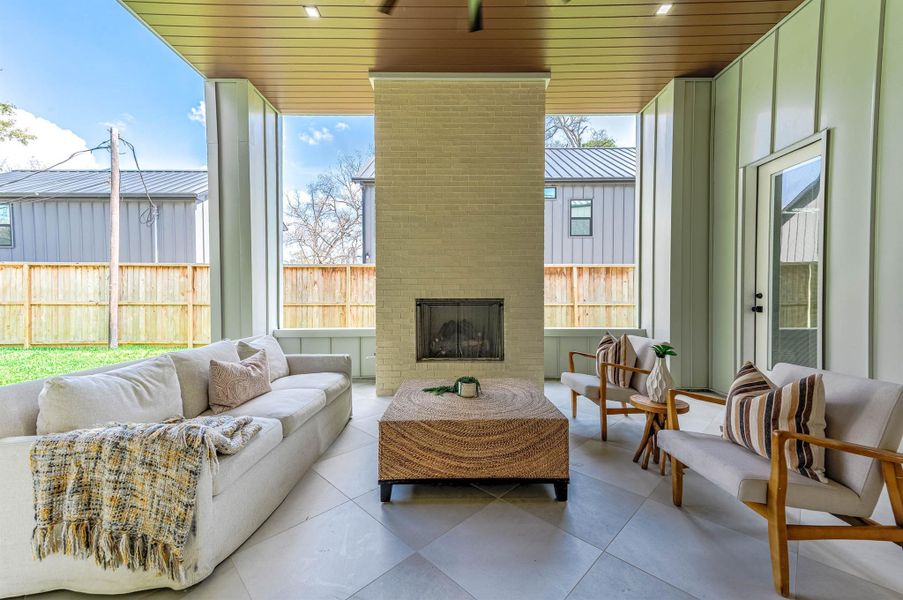 Exterior details and patio area of a home in , Houston (Image 33).