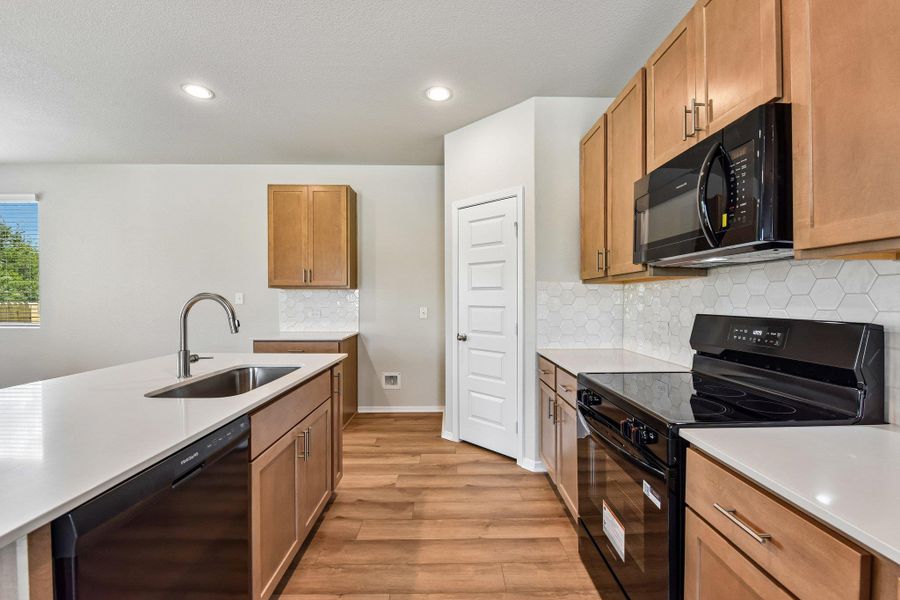 Furnished interior view inside a new home in Edgebrooke, Pflugerville (Image 9).