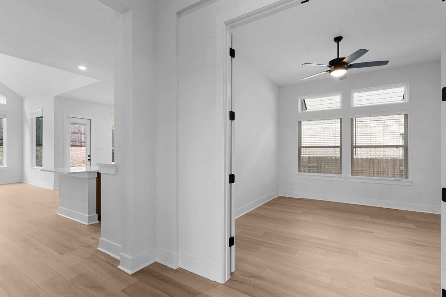 Spacious, unfurnished interior of a new home in Lariat, Liberty Hill (Image 12).