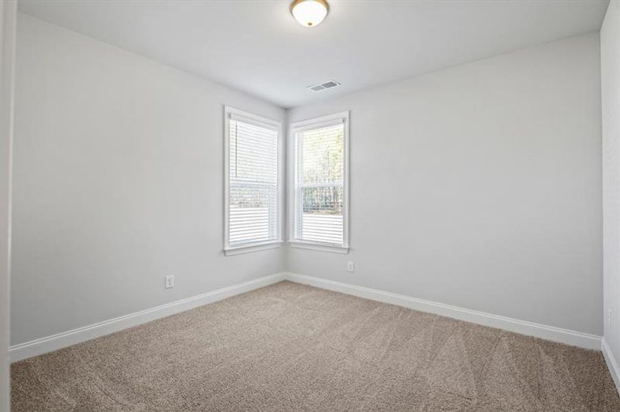 Spacious, unfurnished interior of a new home in Ruby Creek Estates, Atlanta (Image 23).