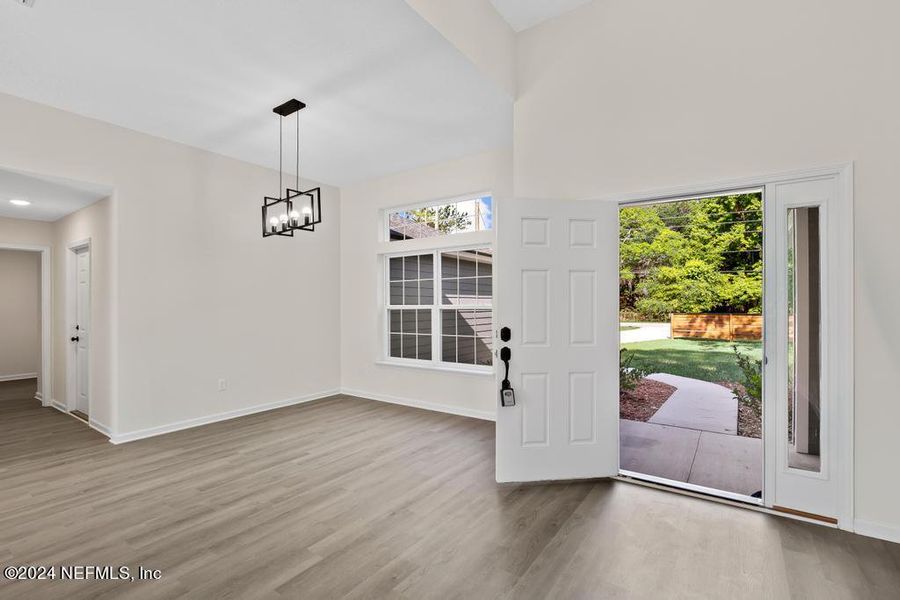 Spacious, unfurnished interior of a new home in , Jacksonville (Image 27).