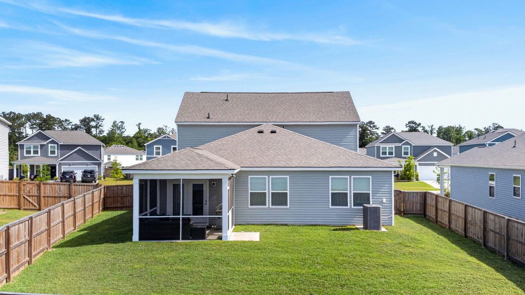 Exterior details and patio area of a home in Bradford Pointe, Summerville (Image 25).