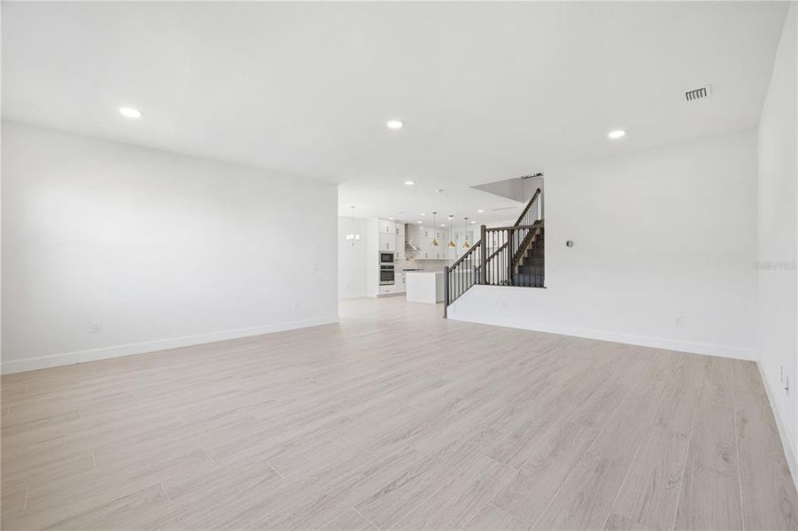 Spacious, unfurnished interior of a new home in , Winter Garden (Image 41).