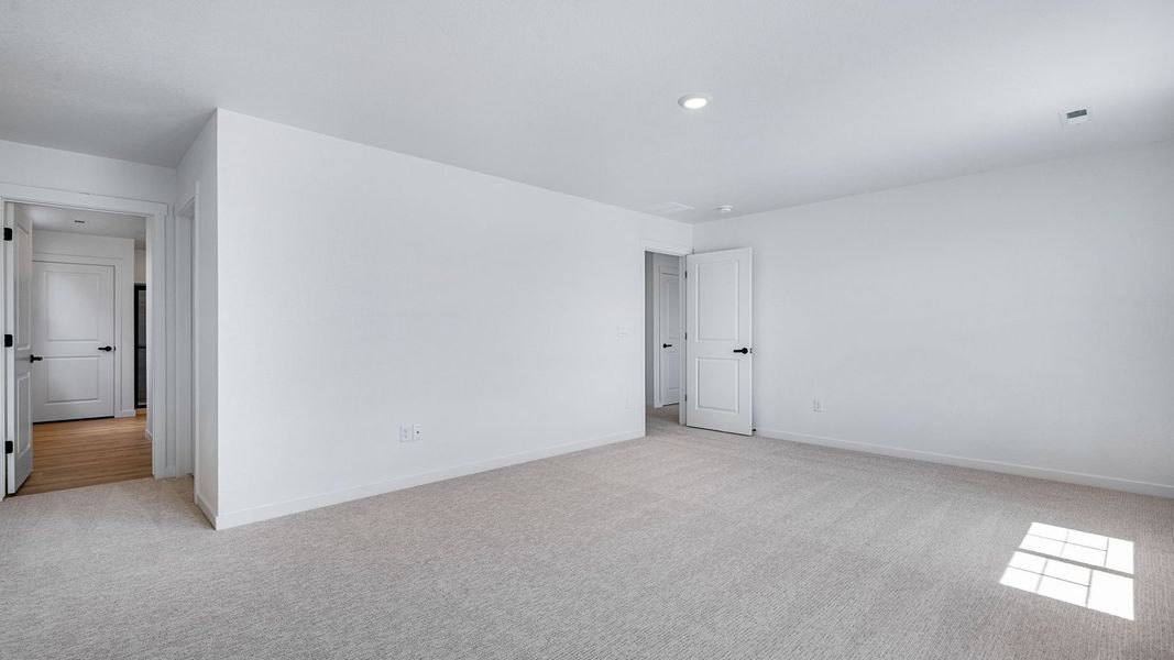 Spacious, unfurnished interior of a new home in Trails at Crowfoot, Parker (Image 39). Spacious, unfurnished interior of a new home in Trails at Crowfoot, Parker (Image 39).