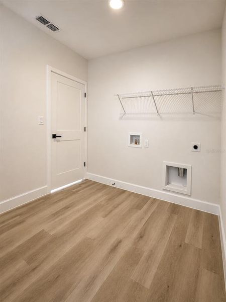 Spacious, unfurnished interior of a new home in , Summerfield (Image 20).