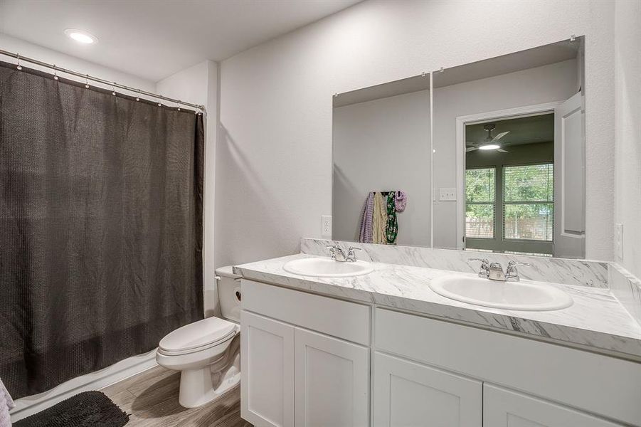 Furnished interior view inside a new home in Tolar Oaks, Tolar (Image 12).