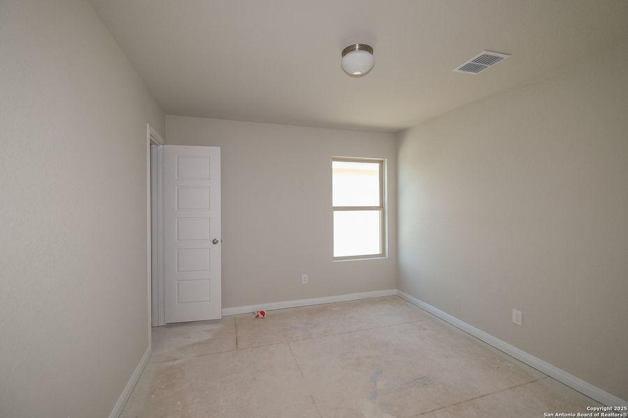 Spacious, unfurnished interior of a new home in Blue Ridge Ranch, San Antonio (Image 25). Spacious, unfurnished interior of a new home in Blue Ridge Ranch, San Antonio (Image 25).