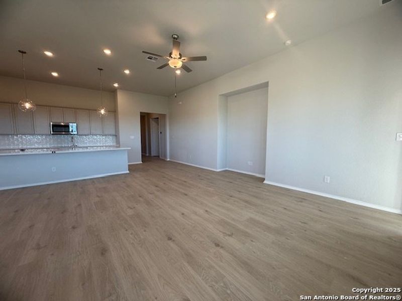 Spacious, unfurnished interior of a new home in Megan's Landing 50', Castroville (Image 7).