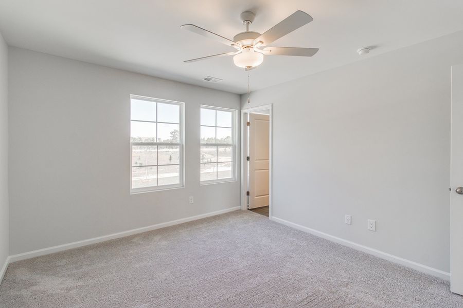 Spacious, unfurnished interior of a new home in Astoria, Columbia (Image 22).