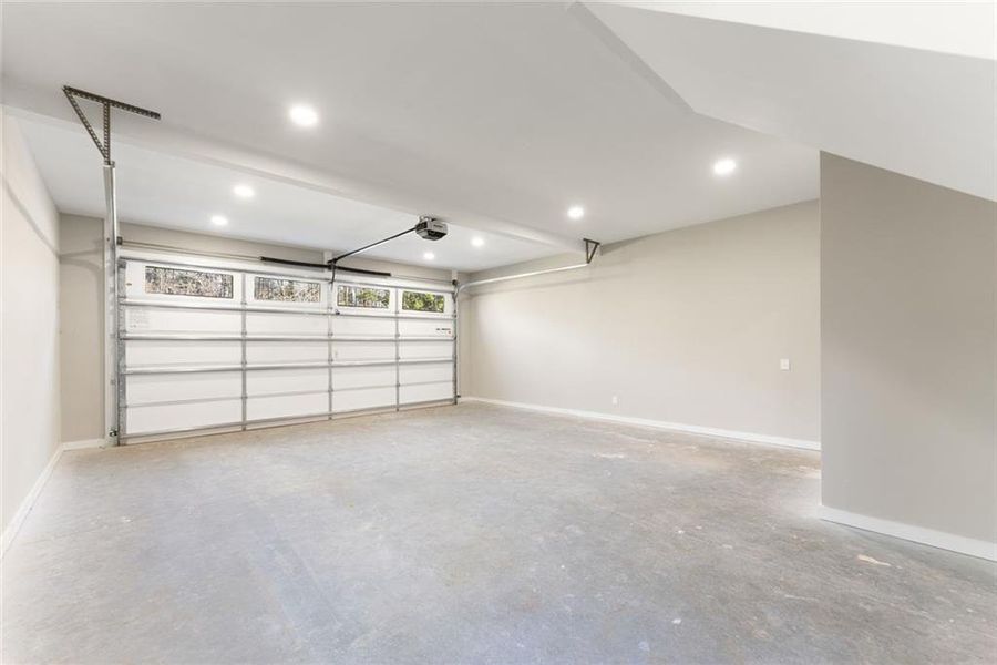 Spacious, unfurnished interior of a new home in , Sautee Nacoochee (Image 21).