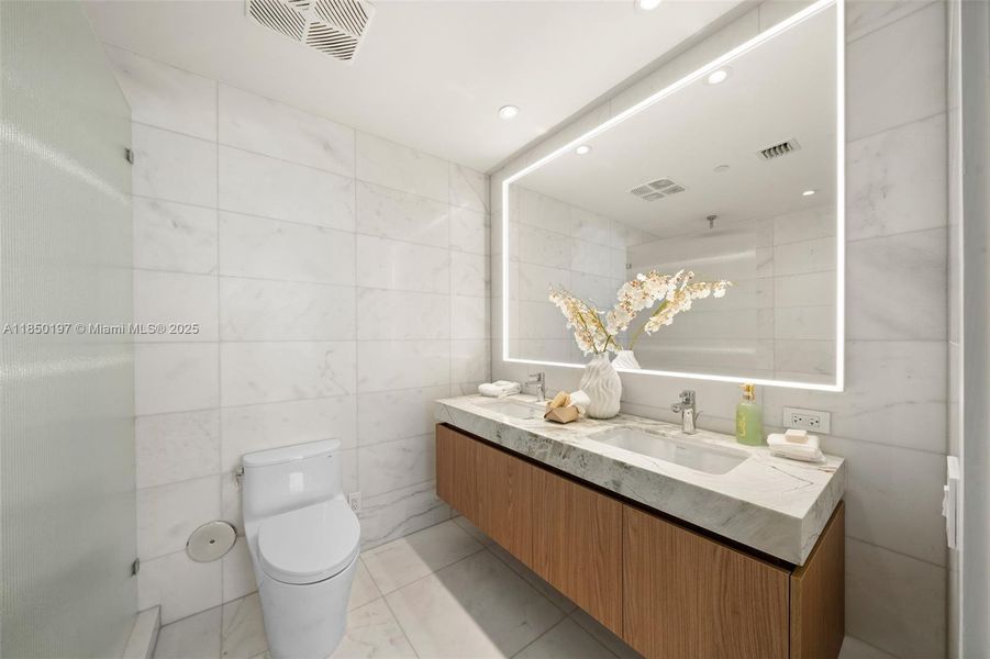 Furnished interior view inside a new home in Five Park, Miami Beach (Image 13).