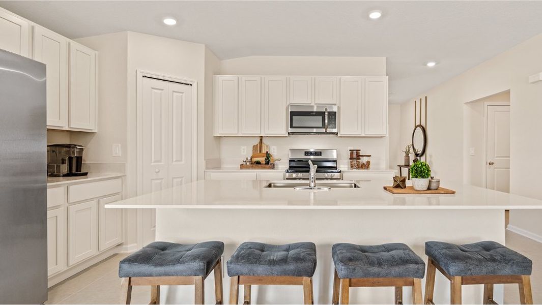 Florida CORE P003 Crest Kitchen 2of2 F1 Base3 6 9 25