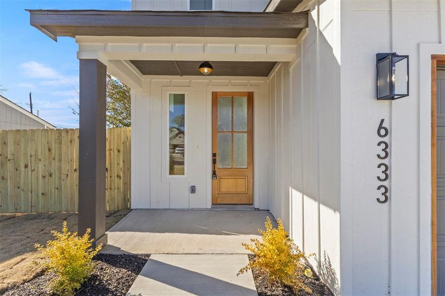 Exterior details and patio area of a home in , Dallas (Image 28).