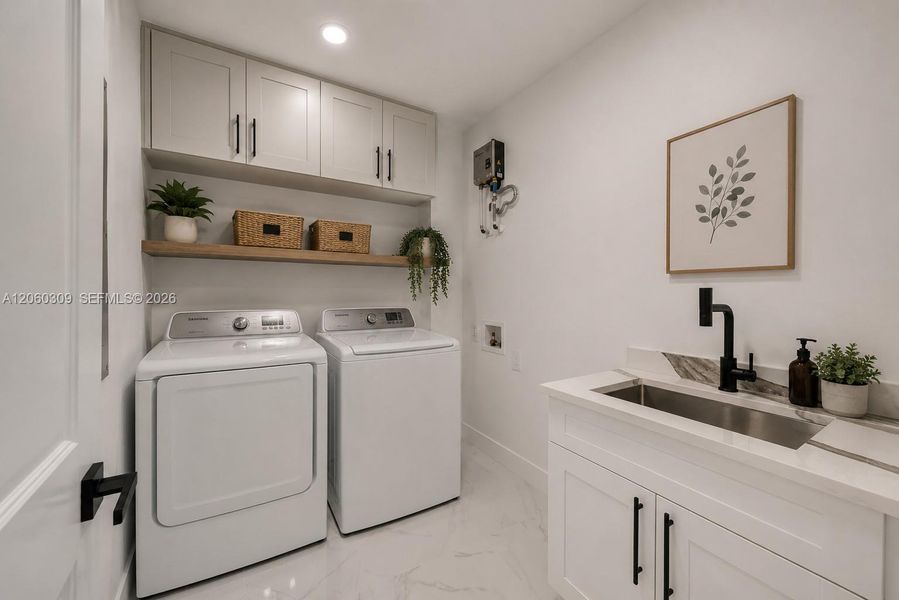 Furnished interior view inside a new home in , Lehigh Acres (Image 9).