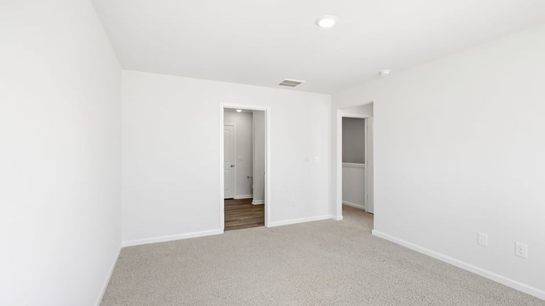 Spacious, unfurnished interior of a new home in Covington Village, Greer (Image 30).