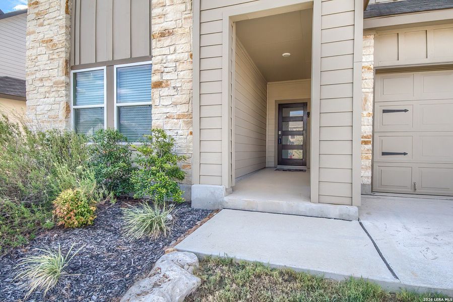 Exterior details and patio area of a home in Brookstone Creek, San Antonio (Image 4).