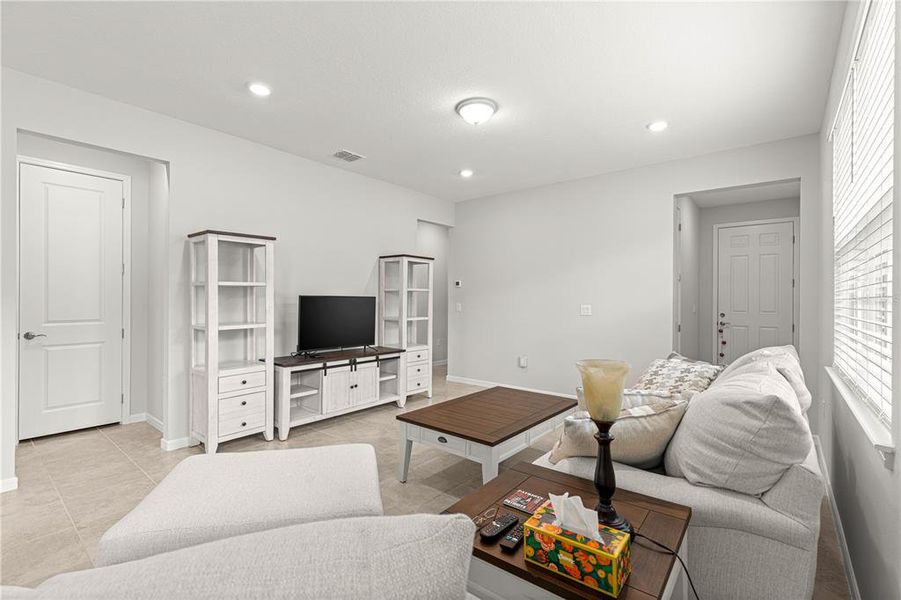 Furnished interior view inside a new home in , Ocala (Image 28).