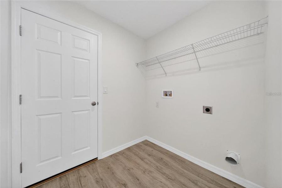 Spacious, unfurnished interior of a new home in , Haines City (Image 15).
