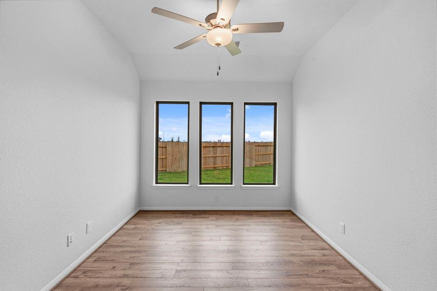 Spacious, unfurnished interior of a new home in , Texas City (Image 14).