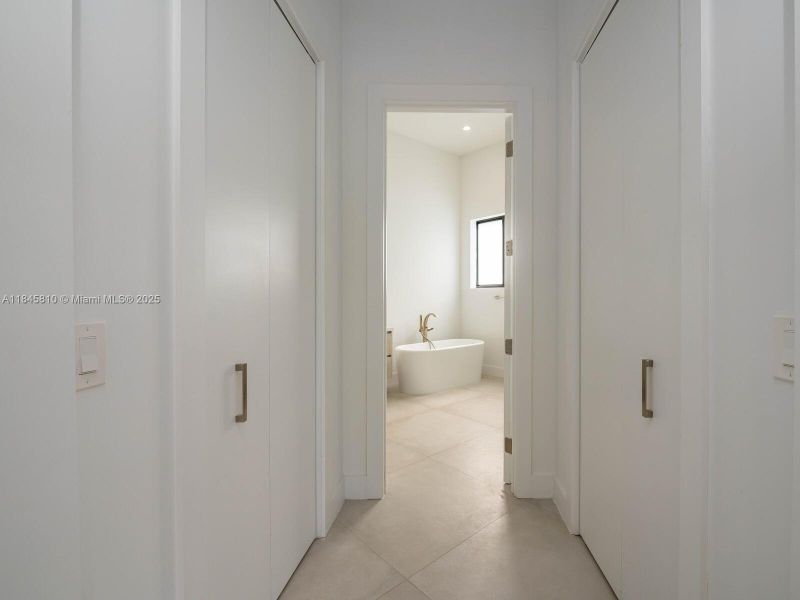 Image 75 of a home in .