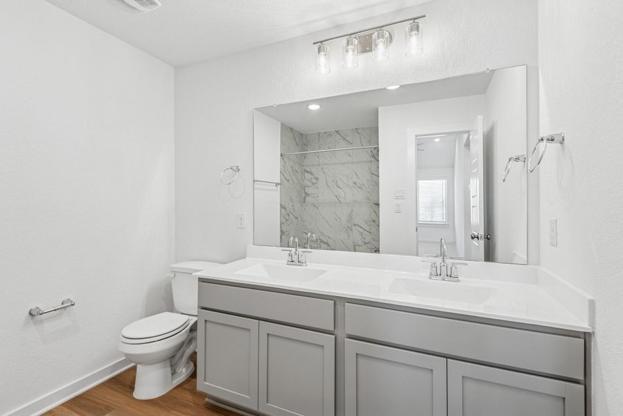 Furnished interior view inside a new home in Miller's Pond, Rosenberg (Image 11).