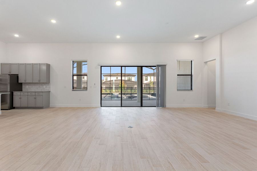 Representative unfurnished interior of a home built from the Oceanside by Park Square Residential in Paradiso Grande, Orlando (Image 17).