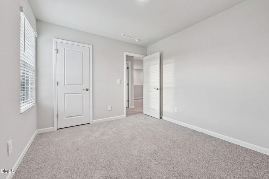 21-web-or-mls-Raleigh - Oak Manor - 909