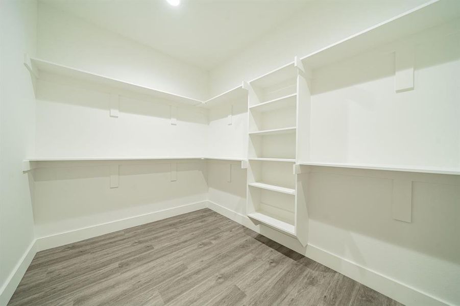 Spacious, unfurnished interior of a new home in , Hawk Cove (Image 22).