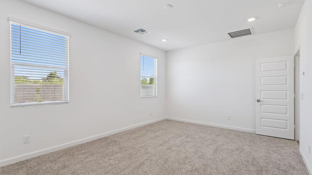 Spacious, unfurnished interior of a new home in Del Rio Ranch, Avondale (Image 23).