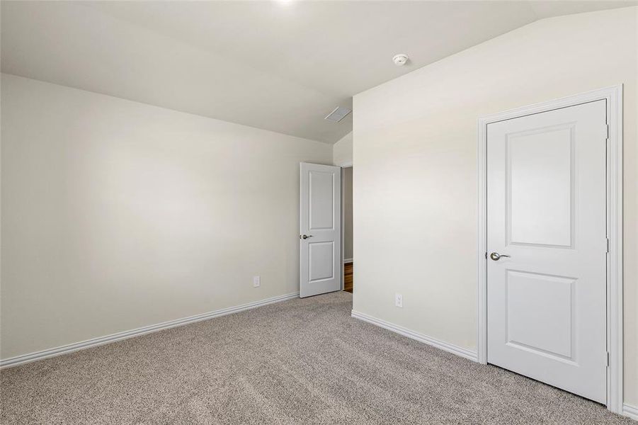Spacious, unfurnished interior of a new home in Stratton Place, Greenville (Image 24).