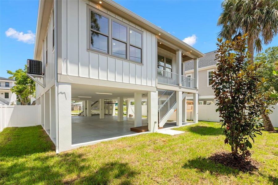 Exterior details and patio area of a home in , St. Petersburg (Image 3).