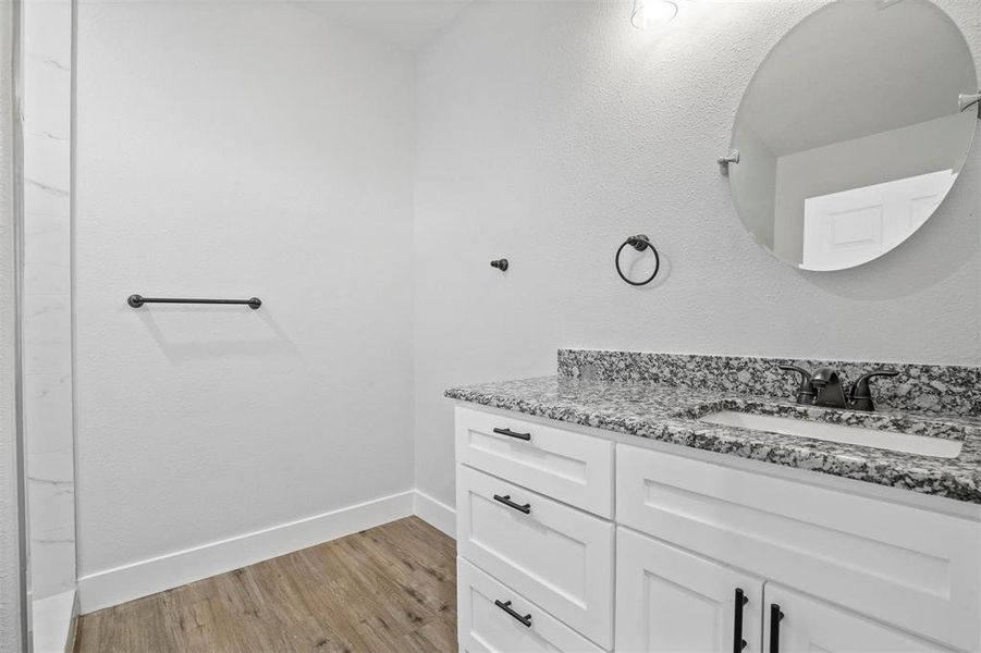 Furnished interior view inside a new home in , Denison (Image 20).